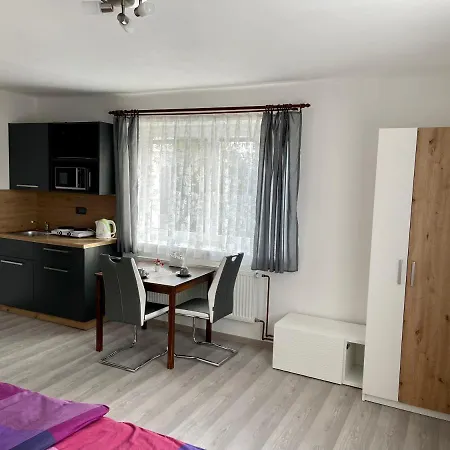 Marjanka Lägenhet Jenisovice (Jablonec nad Nisou)